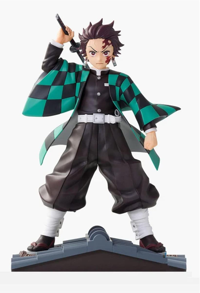TANJIRO KAMADO SOSTENIENDO ESPADA EN PARTE TRASERA DEMON SLAYER SEGA 7.7 PULGADAS